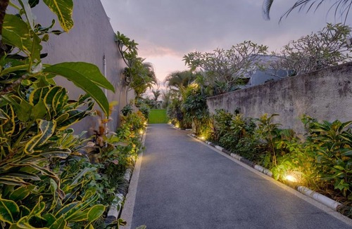 Pererenan House | Modern Ethnic 2 Bedroom Villa in Canggu, Only Few Minutes Drive to Echo Beach!