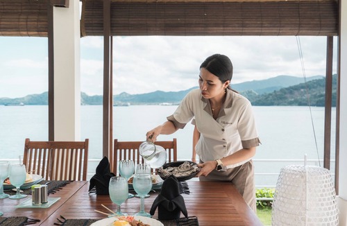 Candi Dasa Villa | Modern Luxury 5 Bdr Ocean front Villa w/Infinity Pool in Candidasa