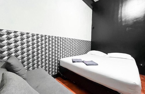 Duren Sawit Hotel | Modom Residencce
