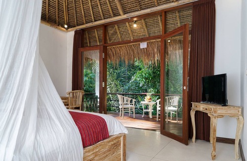 Bongkasa Pertiwi Villa | Naturaly 3 bedroom vila in among of lush green rice field Bali