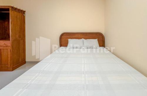 Colomadu Hotel | Ndalem Joglo Kawijayan Syariah Mitra RedDoorz