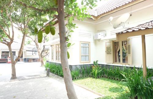 Tegalrejo House | Ndalem Suratin Guesthouse