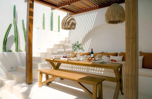 Tanjungbenoa Villa | New 2BR Stylish Private Villa in Uluwatu Bingin