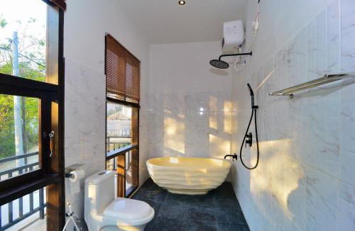 Kuta House | NEW 3 Bed Villa in Kuta with Pool, Terrace & Day Bed