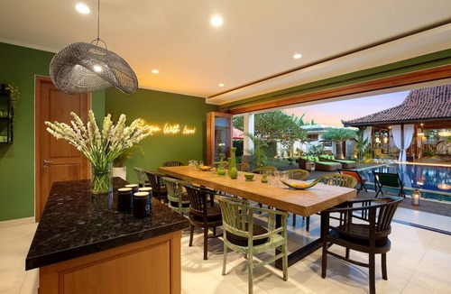 Berawa Villa | New! 6bed Canggu Atlas Villa: Staff*Brunch*BBQ*Pool Table* 5mins walk 2 Beach