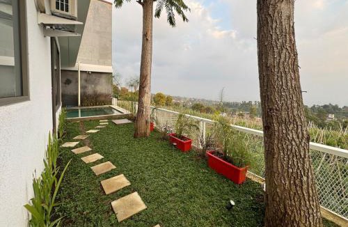 Ngamprah Villa | New Spacious 4 bedrooms Family Villa with Skyline View