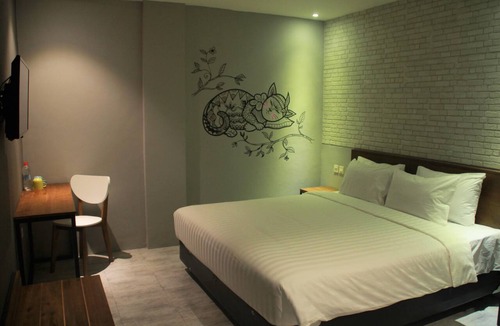 Surabaya Cabin | Nite & Day Surabaya - Kedungdoro