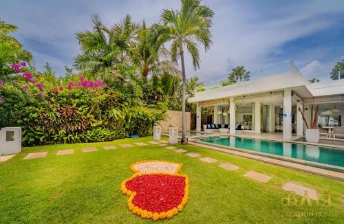 Dencarik Villa | Ocean Beachfront Luxury Design Villa @ Lovina - Villa Ibiza Bali