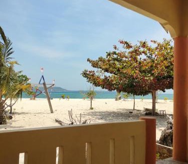 Bira Bed & Breakfast | Ocean holiday