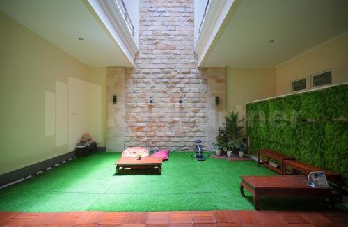 Dinoyo House | One & Quin Guest House Syariah Mitra RedDoorz