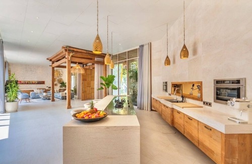Pererenan House | Opulent luxury 5-bedroom house in fantastic Pererenan with AC