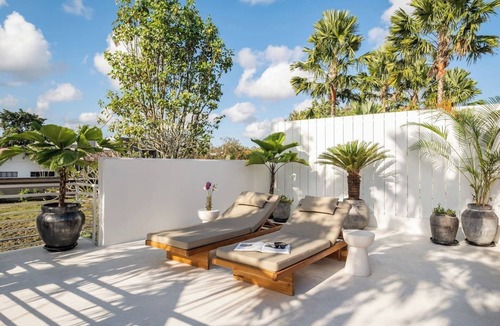 Babakan Villa | Orivista Tropical Pool Casa Azuca, Free Cleaning &WI-FI