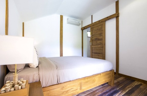Batu Bolong House | ORORA B6-NEW SPOT in the heart of CANGGU; 2 bedroom 400 m from the beach