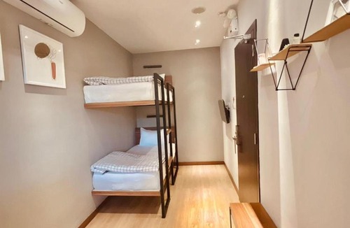 Batam Hotel | Oxy Suites 1-06 at Shophouse Meisterstadt Pollux Habibie