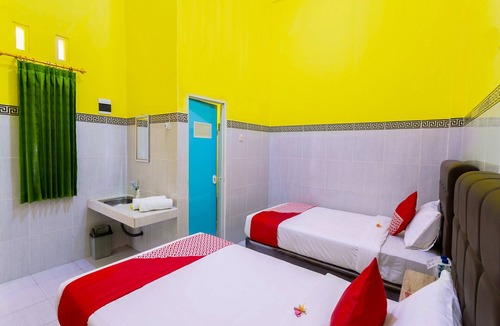 Mataram Hotel | OYO 1427 Azzahra Guest House Syariah