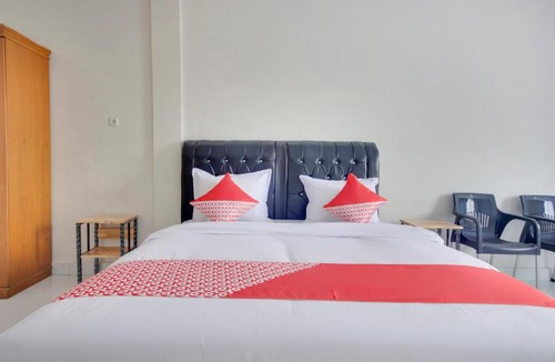 Medan Hotel | OYO 3056 Hotel Cahaya