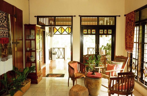 Oro Oro Ombo Hotel | OYO 604 Cemara S Homestay