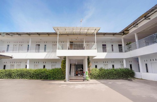 Tasikmalaya Hotel | OYO 90086 Pondok Tasyiq Guest House Syariah