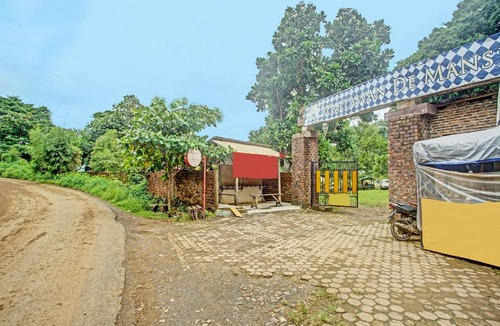 South Lampung Hotel | OYO 90279 Wartawan De Mansion