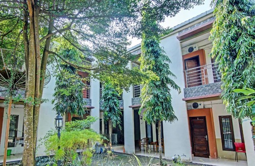 Prabumulih Hotel | OYO 90476 Iksan Homestay Syariah