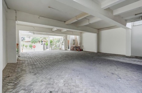 Suko Manunggal Hotel | OYO 90935 Rumah Kost Metroliving