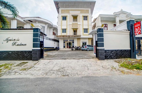 Medan Hotel | OYO 91170 Ayahanda Residence