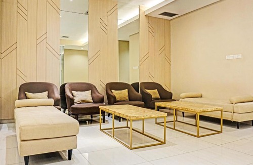 Depok Hotel | OYO 91217 Skyland @ Pgv Near Gunung Putri