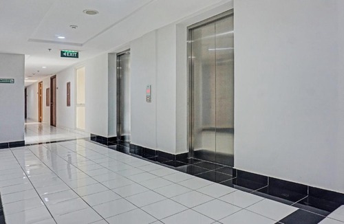 Depok Hotel | OYO 91217 Skyland @ Pgv Near Gunung Putri