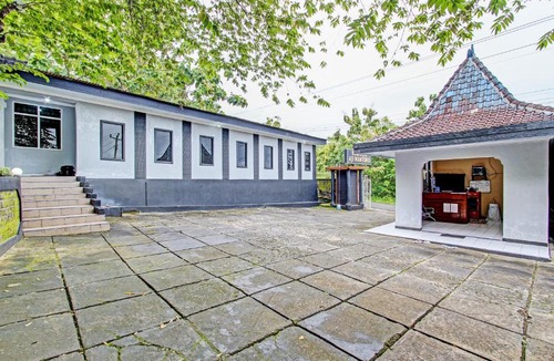 Wonogiri Hotel | OYO 92287 Hotel Aji Mantoro