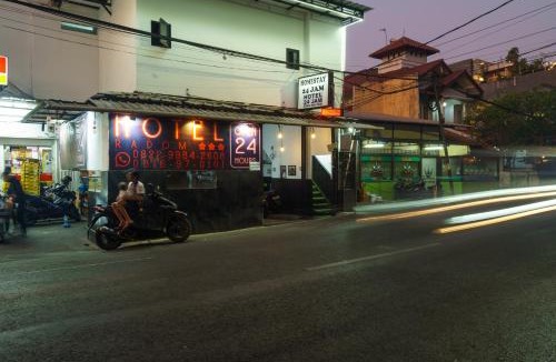 East Jakarta Hotel | OYO 93134 Hotel Radom