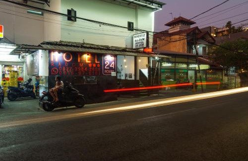 East Jakarta Hotel | OYO 93134 Hotel Radom