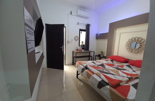 Karawang Timur Hotel | OYO 93962 Jm Guest House