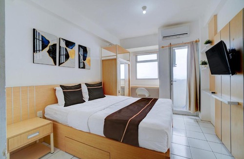 Gunung Putri Hotel | OYO 95090 Elzirooms Gunung Putri