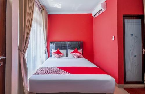 West Cirebon Hotel | OYO Collection O 1032 Rahayu Residence Syariah
