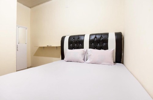 Medan Hotel | OYO Life 2601 Homestay Damai Helvetia