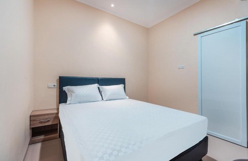 Ciputat Timur Hotel | OYO Life 2709 Kost Cirendeu