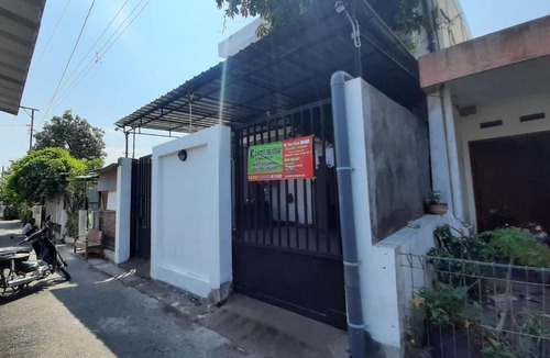 Semarang Hotel | OYO Life 2751 Deyo Kost