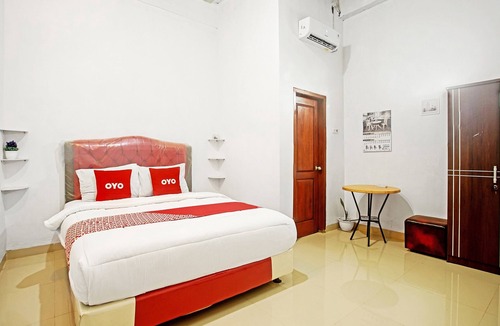 Krui Hotel | OYO Life 90587 Domen Homestay Syariah