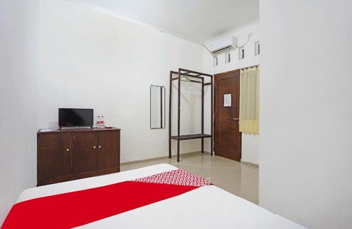 Waru Hotel | OYO Life 91670 Mannsur Homestay Syariah