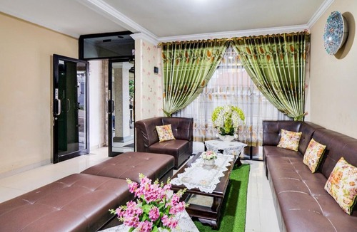 Cileunyi Hotel | OYO Life 91994 Sawerigading Jatinangor Syariah