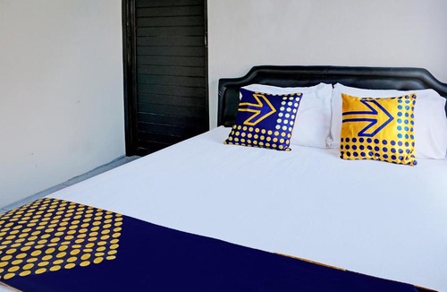 Blitar Hotel | OYO Life 92353 Purnama Syariah Guest House