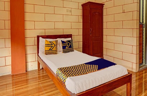Kepanjen Hotel | OYO Life 92568 Penginapan Joglo Syariah