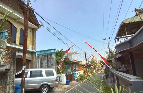 Malang Hotel | OYO Life 92842 Homestay Balearjosari