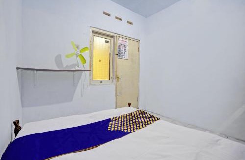 Jombang Hotel | OYO Life 92921 Omaya Kost Syariah