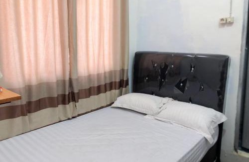 Tangerang Hotel | Penginapan Dheas near Bandara City Mall Mitra RedDoorz