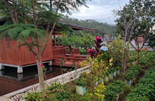 Ciwidey House | Perfect 3-bedroom bungalow in Ciwidey with stunning views