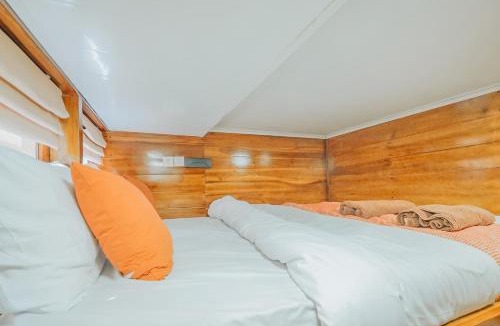 Labuan Bajo Boat Rental | Phinisi Boat Segara Private Charter