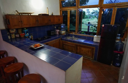 Lovina House | pleasant holiday home
