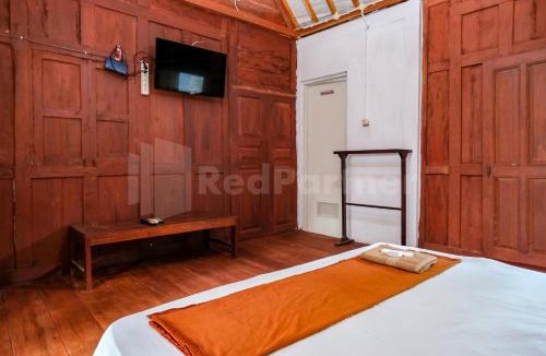 Bangunjiwo Hotel | Pondok Daun D Martin Mitra RedDoorz near UMY