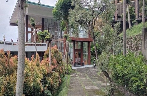 Ciburial House | Pondokan Tjiburial Double Suite